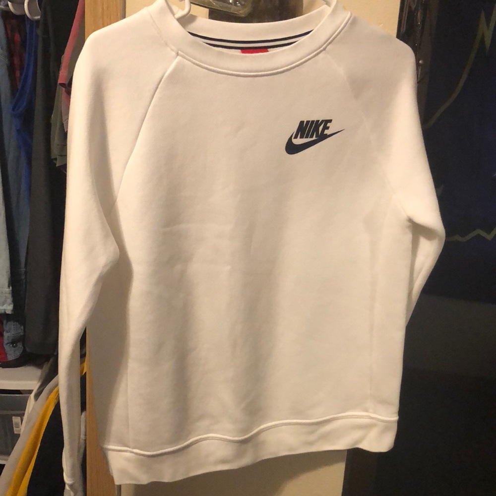 White nike crew neck